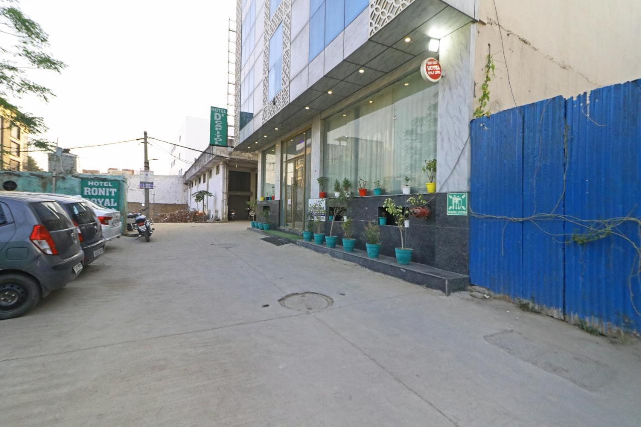 Hotel D'Capitol - Delhi Airport Nova Deli Exterior foto