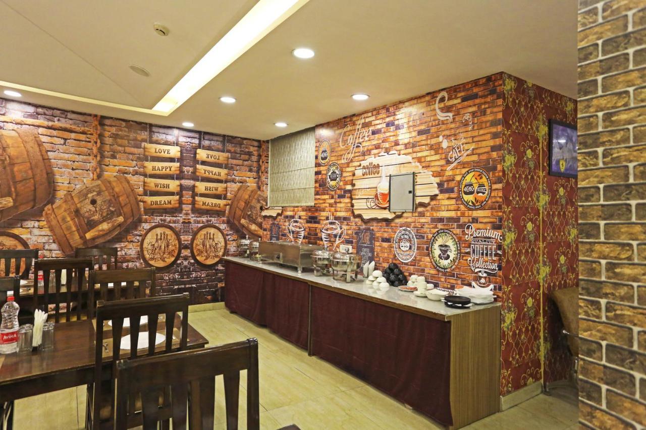 Hotel D'Capitol - Delhi Airport Nova Deli Exterior foto