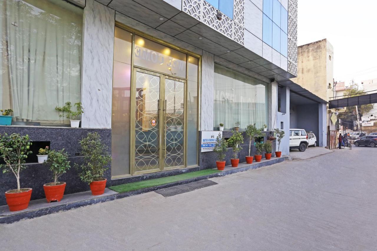 Hotel D'Capitol - Delhi Airport Nova Deli Exterior foto