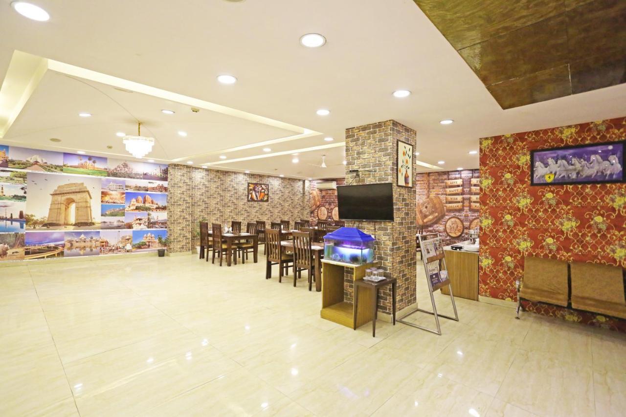 Hotel D'Capitol - Delhi Airport Nova Deli Exterior foto