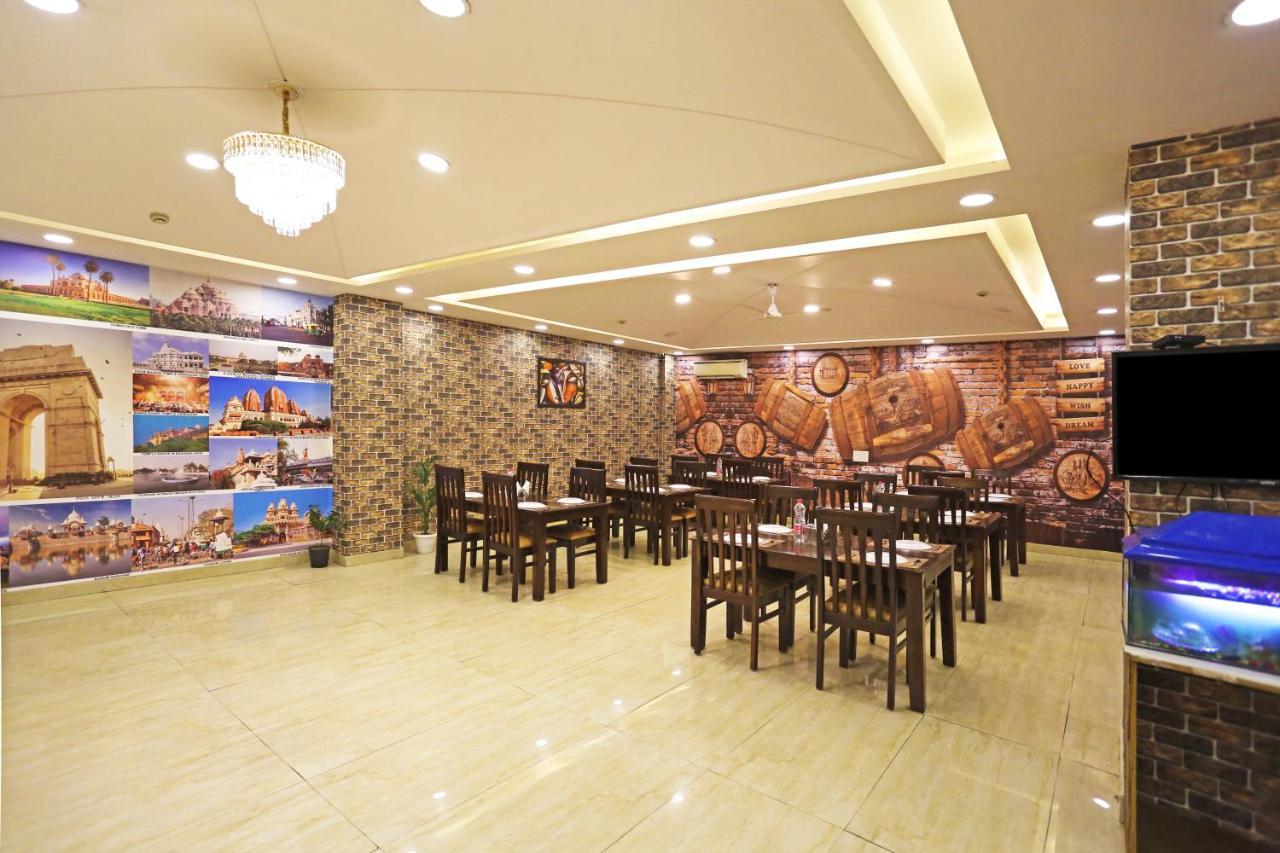Hotel D'Capitol - Delhi Airport Nova Deli Exterior foto